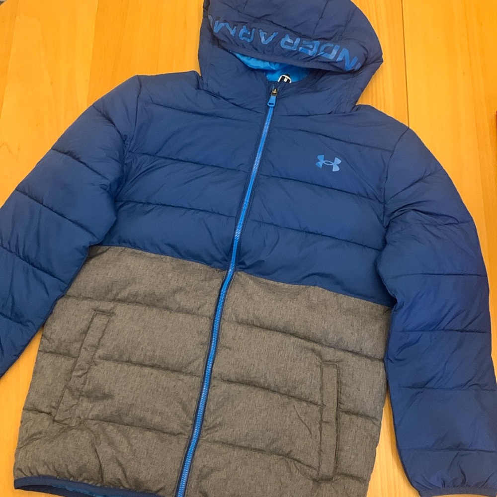 Under Armour boys jacket YXL